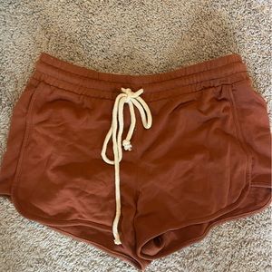 -TARGET SWEATSHORTS (terracotta and cream)